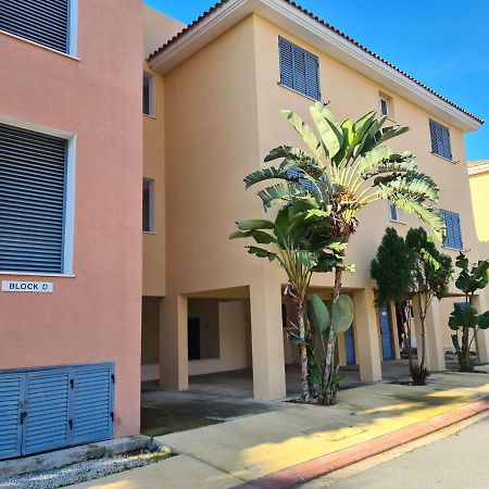 Sunny Limnaria Gardens 2 Bedroom Apartment Paphos ภายนอก รูปภาพ