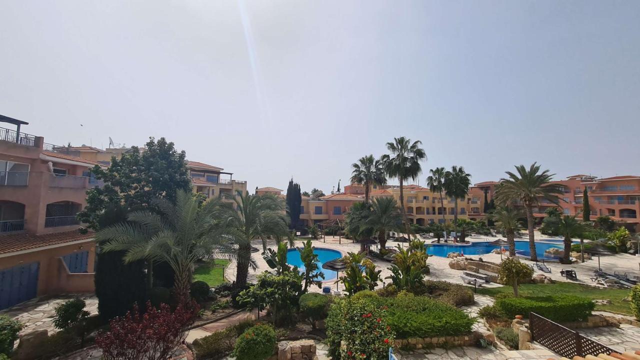 Sunny Limnaria Gardens 2 Bedroom Apartment Paphos ภายนอก รูปภาพ