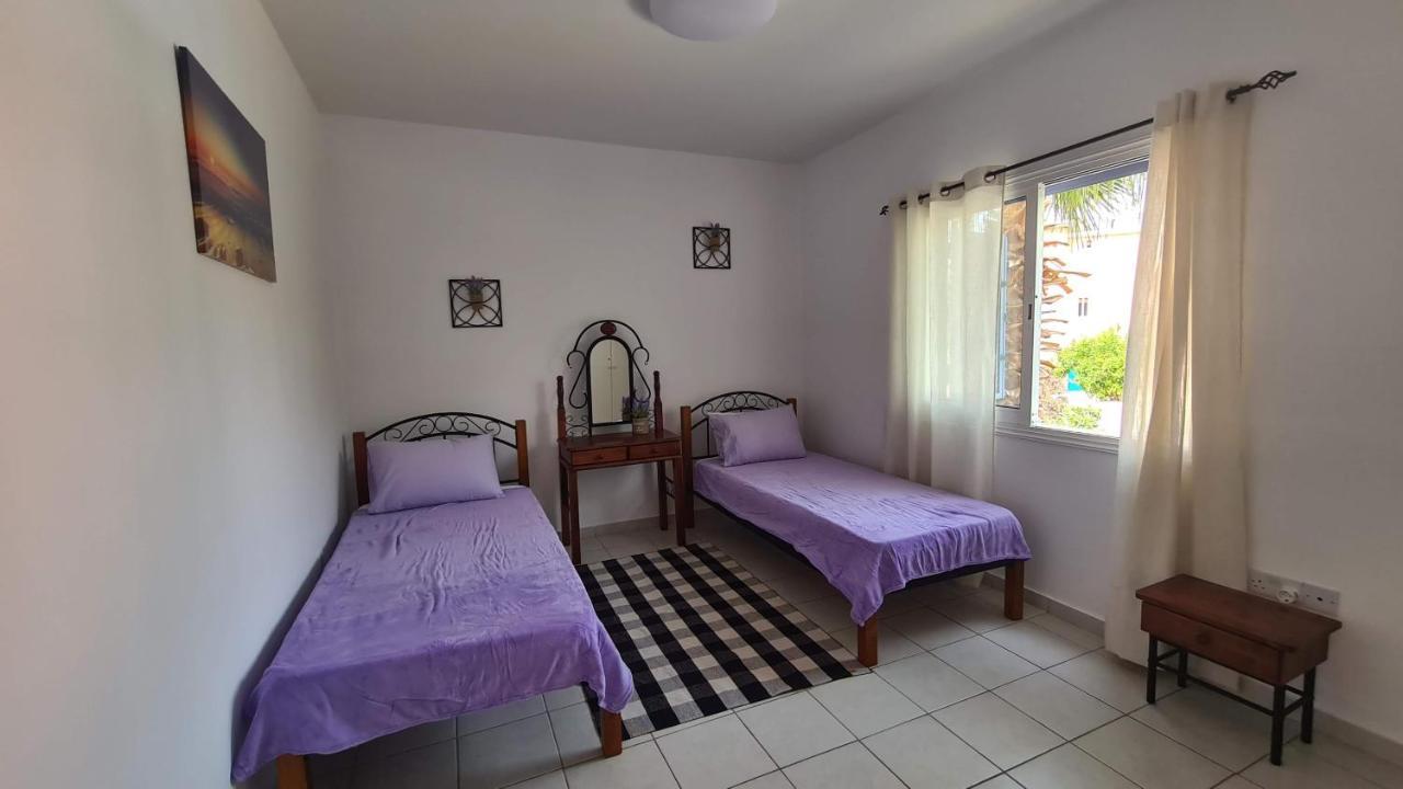 Sunny Limnaria Gardens 2 Bedroom Apartment Paphos ภายนอก รูปภาพ